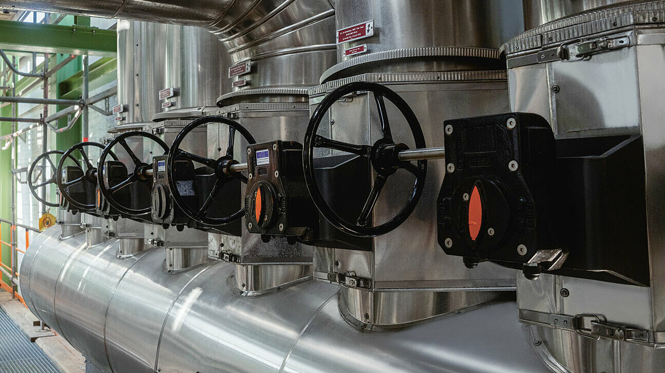 Interior view of a steam storage tank at Aurubis Lünen