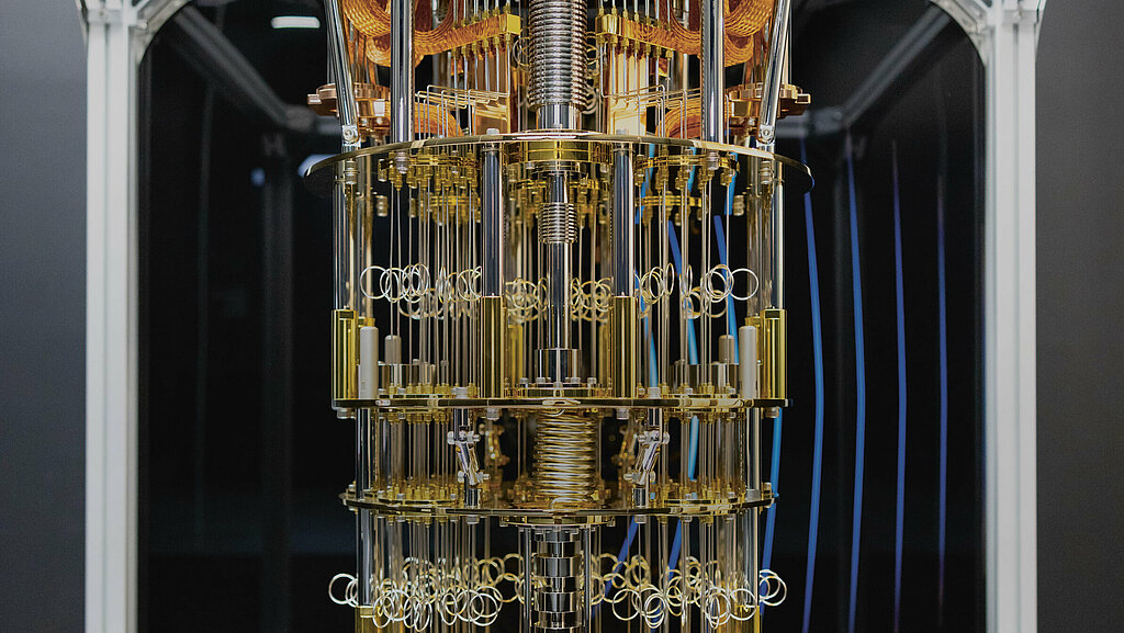  yellow quantum computer on a blue-black background