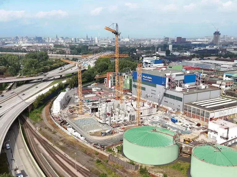 Aerial view of a precious metal processing plant belonging to Aurubis Hamburg